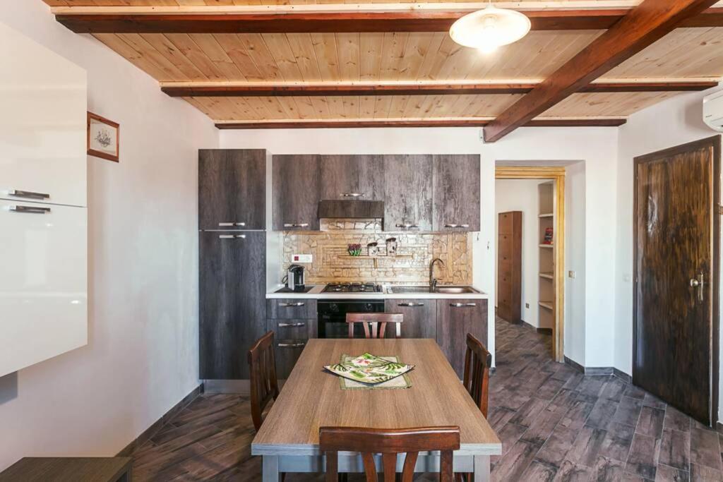 Roman Ruins - Elegant Apartment Olbia Buitenkant foto