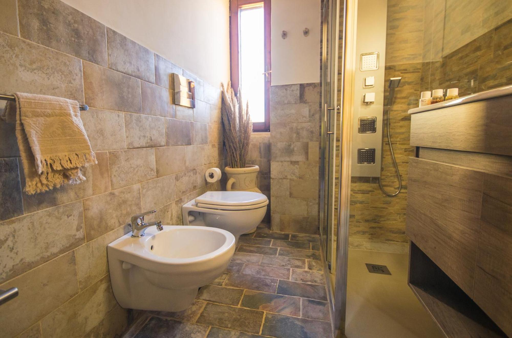 Roman Ruins - Elegant Apartment Olbia Buitenkant foto